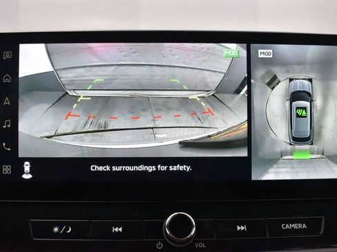 Used 2025 Mitsubishi Outlander SE image 32