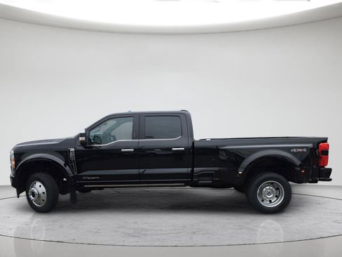 Used 2023 Ford F450 Platinum w/ Camper Package AWD/4WD image 3