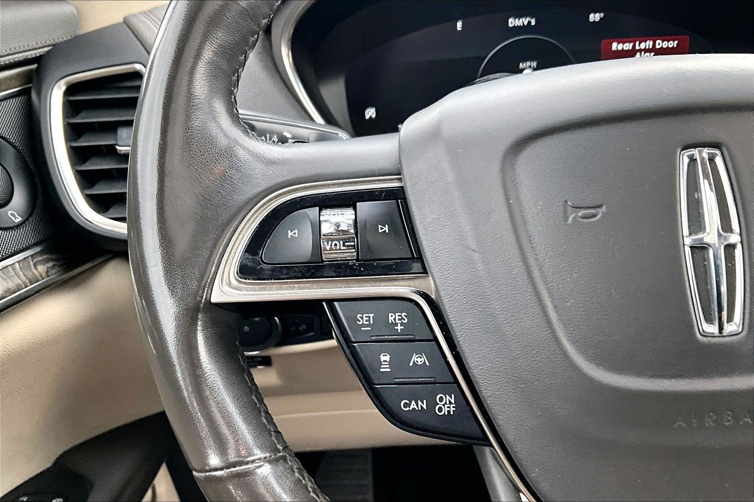 Used 2019 Lincoln Nautilus Reserve AWD/4WD image 11