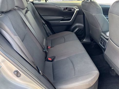 Used 2025 Toyota RAV4 LE AWD/4WD image 37
