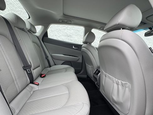Used 2018 Kia Optima EX w/ Premium Package image 10
