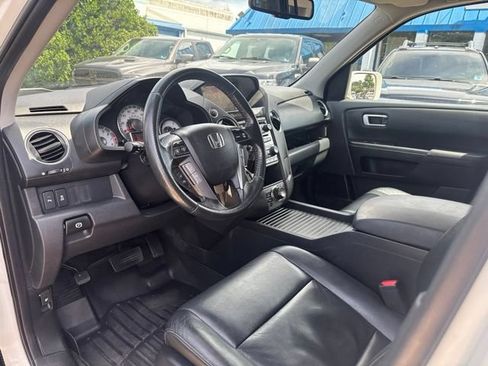 Used 2015 Honda Pilot Touring image 10