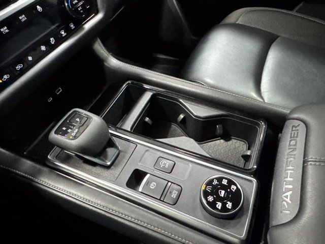 Used 2024 Nissan Pathfinder SL AWD/4WD image 23