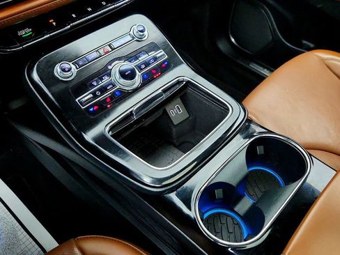 Used 2022 Lincoln Nautilus Reserve w/ Luxury Package image 17