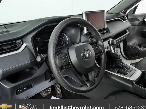 Used 2025 Toyota RAV4 XLE FWD image 6