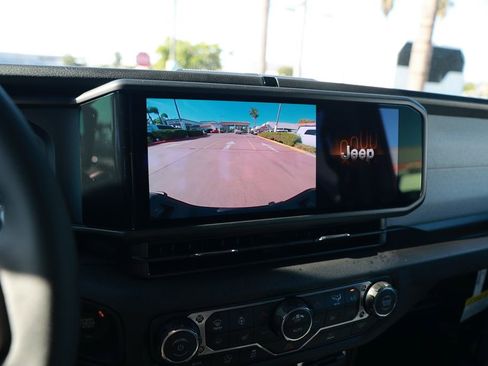 New 2026 Jeep Gladiator Sport image 19