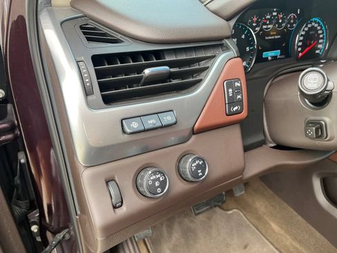 Used 2017 Chevrolet Suburban Premier AWD/4WD image 25
