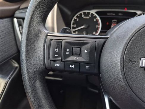 Used 2023 Nissan Rogue S FWD image 16
