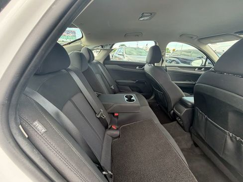 Used 2023 Kia K5 LXS image 17