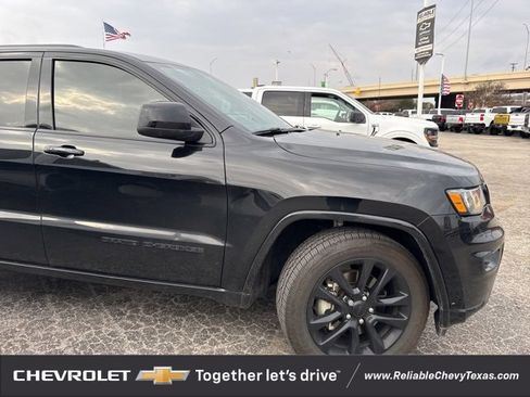 Used 2021 Jeep Grand Cherokee Laredo X image 10