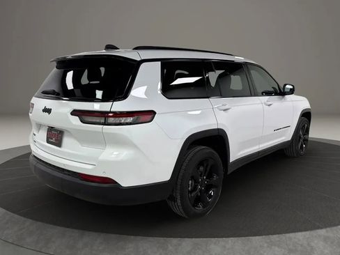 Used 2024 Jeep Grand Cherokee L Altitude AWD/4WD image 5