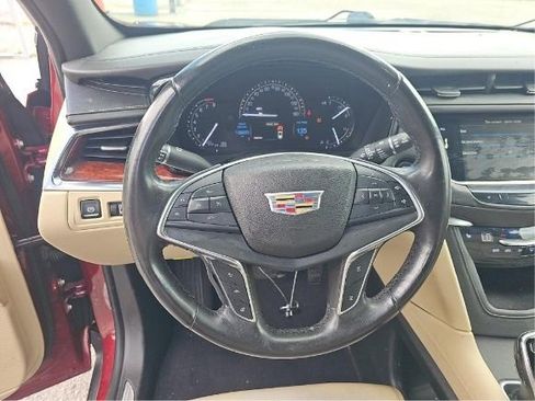Used 2017 Cadillac XT5 Luxury w/ Driver Awareness Package AWD/4WD image 5