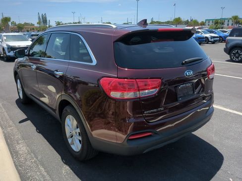 Used 2017 Kia Sorento FWD w/ LX Convenience Package image 8
