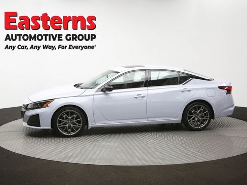Used 2023 Nissan Altima 2.0 SR FWD image 60