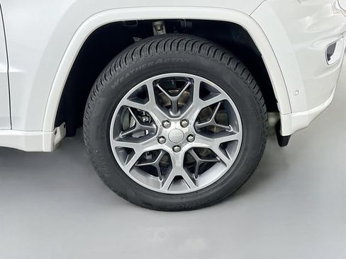 Used 2021 Jeep Grand Cherokee Overland AWD/4WD image 39