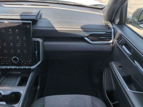 Used 2025 GMC Acadia Elevation FWD image 29