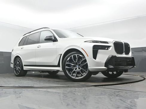 Used 2023 BMW X7 M60i w/ Executive Package image 31