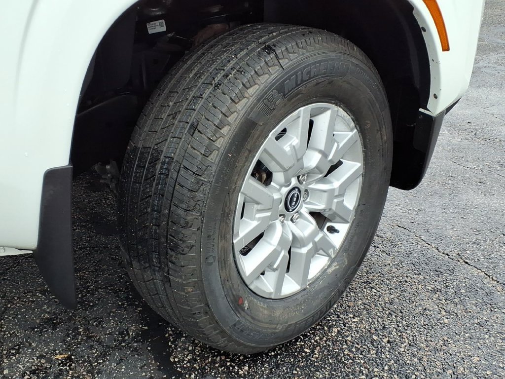 Certified 2023 Nissan Frontier SV w/ Tow Package AWD/4WD image 8
