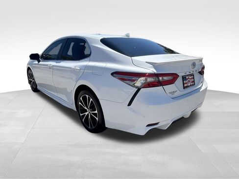 Used 2019 Toyota Camry SE w/ Convenience Package image 7