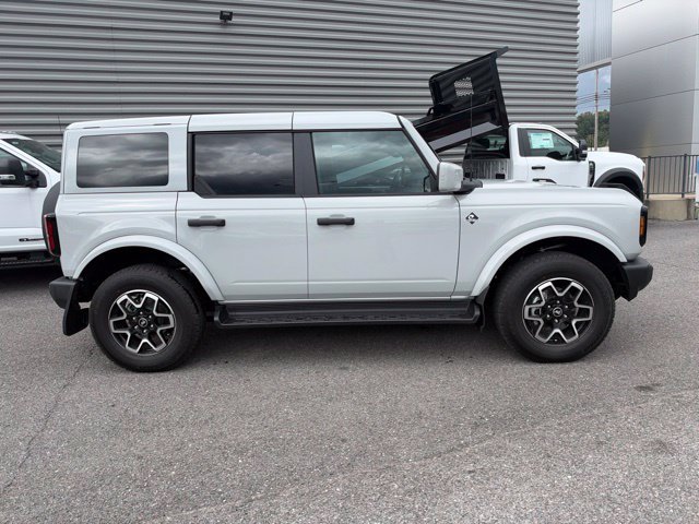 Used 2026 Ford Bronco Outer Banks AWD/4WD image 2