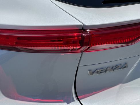 Certified 2024 Toyota Venza Limited AWD/4WD image 35