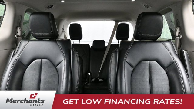 Used 2023 Chrysler Pacifica Touring-L FWD image 20