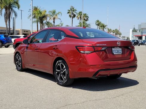 Used 2025 Nissan Sentra SV FWD image 8
