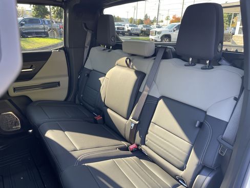 New 2026 GMC Hummer EV 4x4 Crew Cab image 59