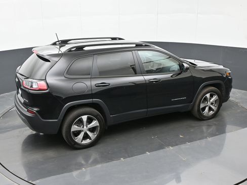 Used 2022 Jeep Cherokee Limited image 32