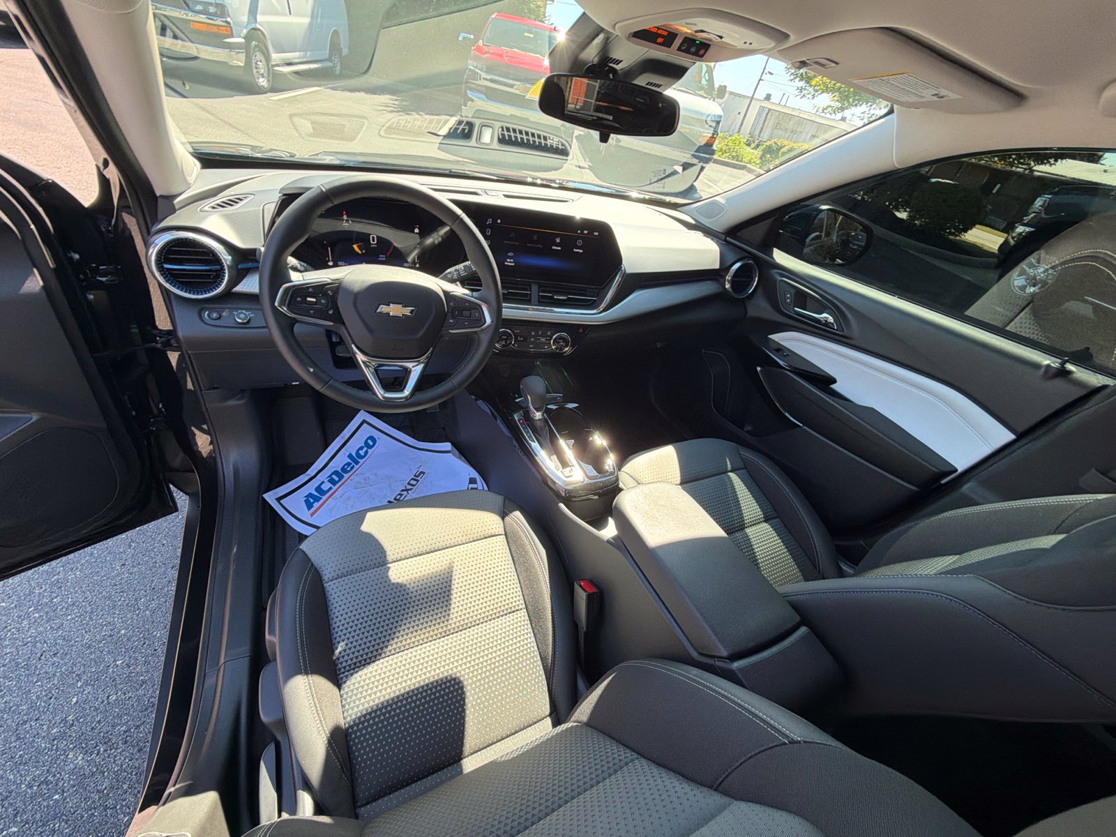 Used 2026 Chevrolet Trax LT w/ Driver Confidence Package FWD image 23