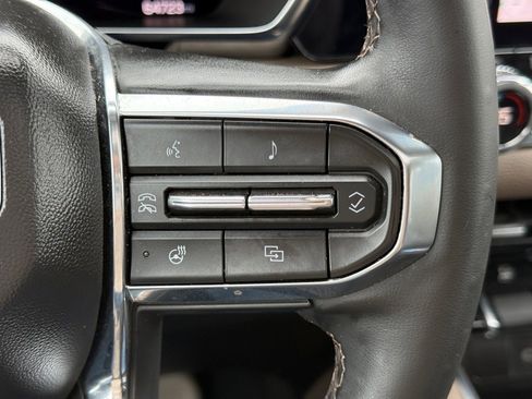 Used 2023 GMC Canyon Denali w/ Denali Black Edition image 20