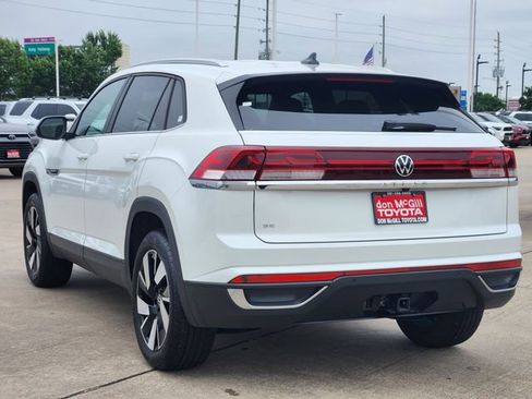 Used 2025 Volkswagen Atlas Cross Sport SE FWD image 7