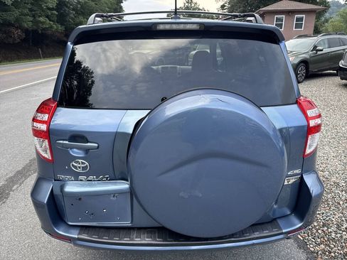 Used 2009 Toyota RAV4 4WD V6 w/ Tow Prep Pkg image 7