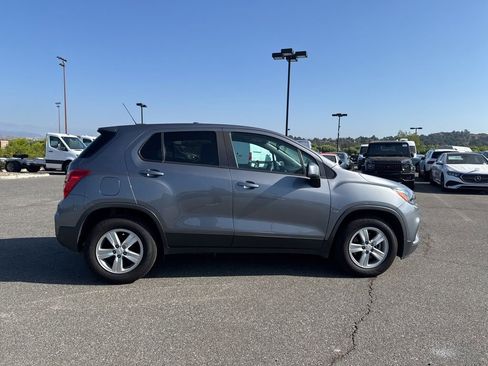 Used 2020 Chevrolet Trax LS w/ Tint and Cruise Package FWD image 4