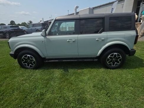 Used 2024 Ford Bronco Outer Banks AWD/4WD image 10