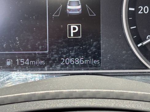 Used 2025 Nissan Versa SR FWD image 31