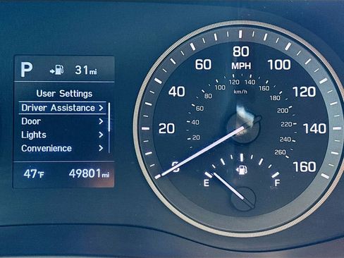 Used 2020 Hyundai Tucson SE w/ Cargo Package image 12