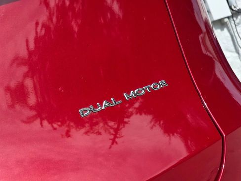 Used 2021 Tesla Model Y Long Range AWD/4WD image 38