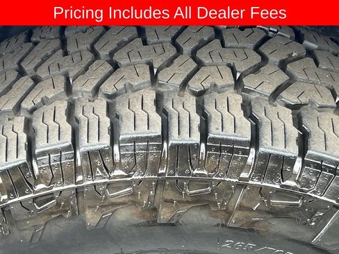 Used 2022 Toyota Tacoma TRD Off-Road AWD/4WD image 24