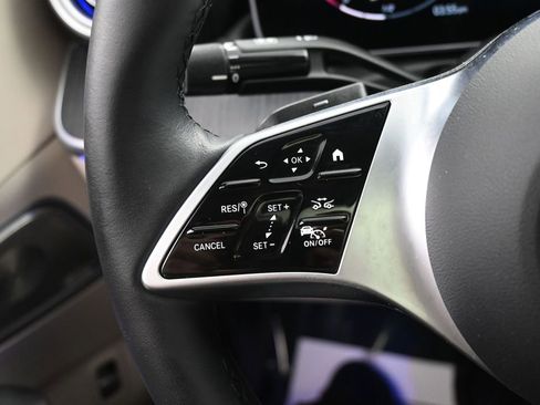 Used 2025 Mercedes-Benz C 300 4MATIC Sedan w/ Exclusive Trim Package image 23