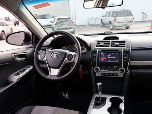 Used 2013 Toyota Camry SE image 13