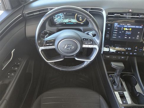 Used 2022 Hyundai Santa Cruz SEL Premium image 12