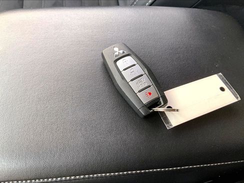 Used 2024 Mitsubishi Outlander SE image 12