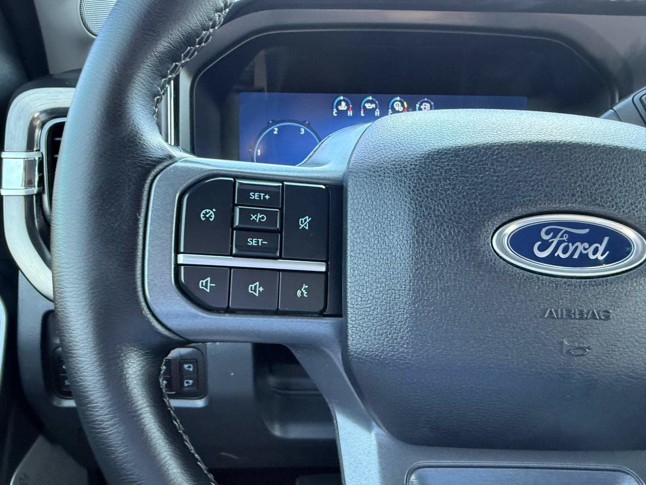 Used 2025 Ford F250 Lariat AWD/4WD image 26