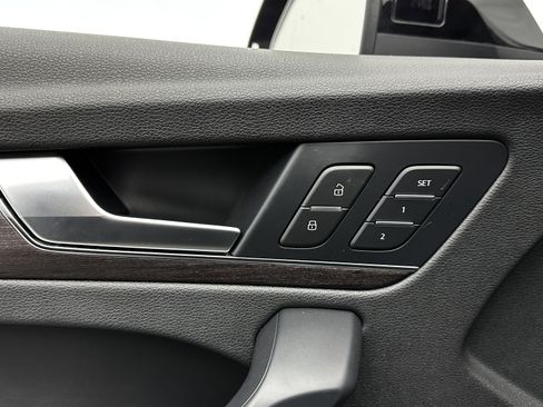 Used 2022 Audi Q5 2.0T Premium w/ Convenience Package image 13