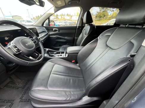 Used 2024 Kia Sorento S image 29