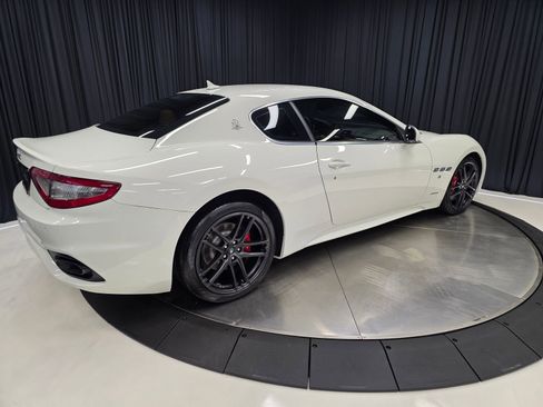 Used 2018 Maserati GranTurismo Sport image 11