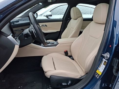 Certified 2023 BMW 330i xDrive Sedan w/ Convenience Package image 9