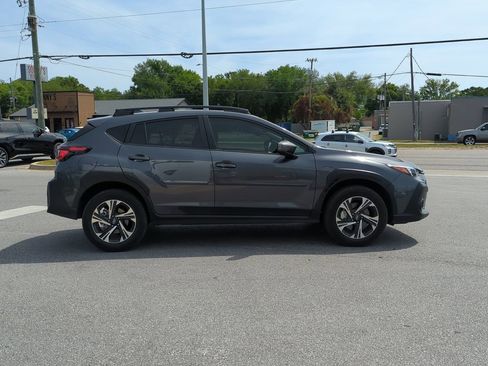 Used 2025 Subaru Crosstrek 2.0i Premium image 8