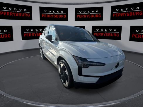 New 2026 Volvo EX30 Ultra w/ Protection Package Premier image 2